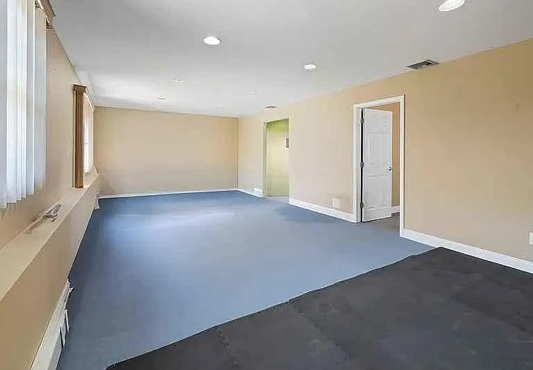 286 Gilbert Ave — Photo 13