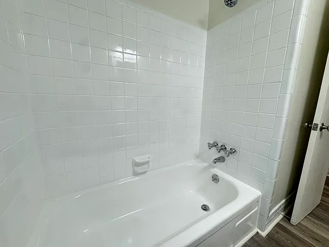 1526 Barcelona Dr — Photo 9