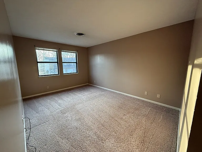 346 White Oak Ln — Photo 23