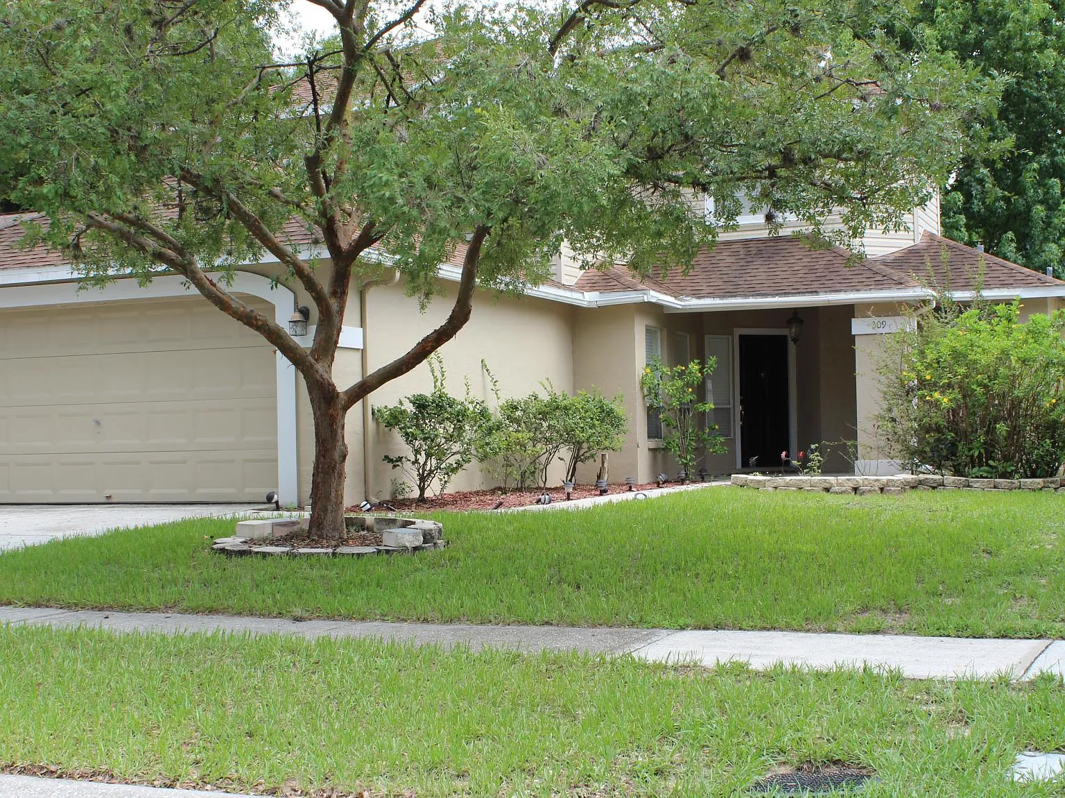 309 Sand Ridge Drive — Photo 2