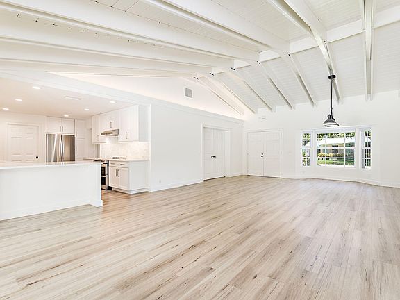 4th image of 120 Miramar Way