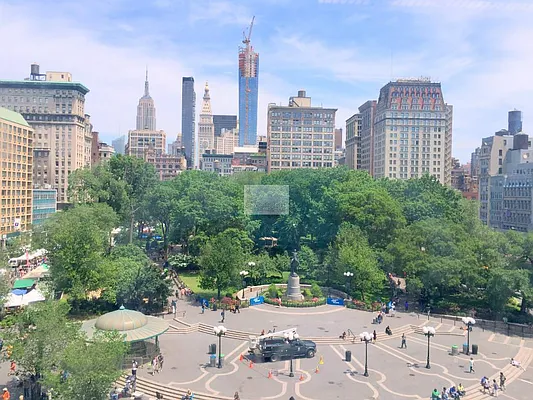 Rented by Manhattan Connection | media 37