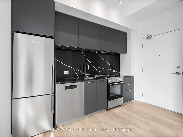 101 Roehampton Ave #3809 — Photo 11