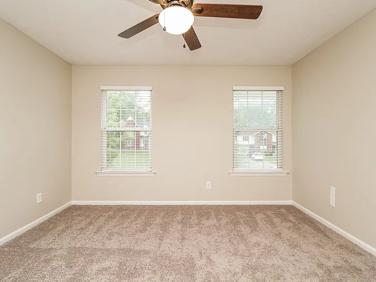 111 Springfield Dr — Photo 10