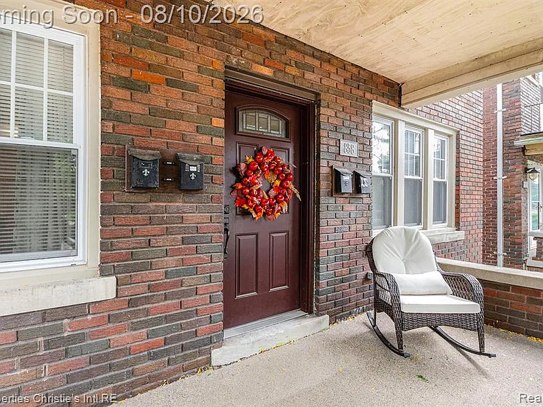 858 Nottingham Rd — Photo 2