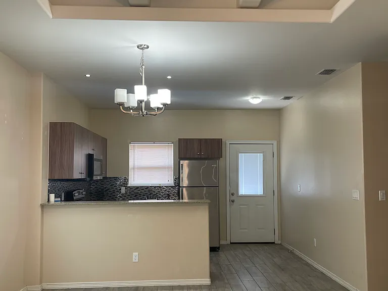 501 Carlisle Ave — Photo 7