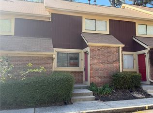 28 Country Place Ct, Alpharetta, GA 30005
