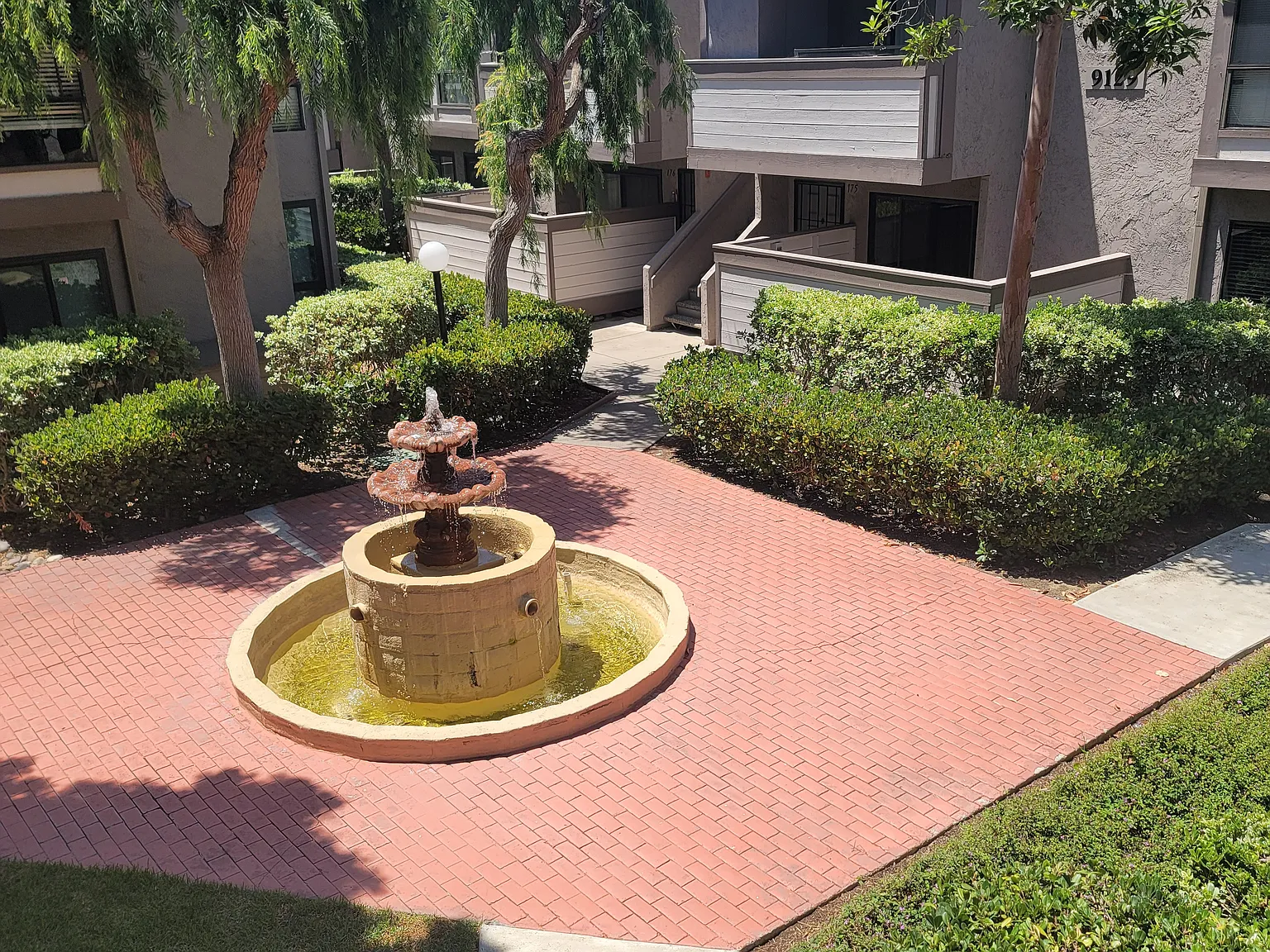2 bed, 950 sqft, $2,650 — Photo 4