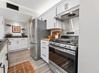 4155 W Rivers Edge Cir UNIT 18, Brown Deer, WI 53209