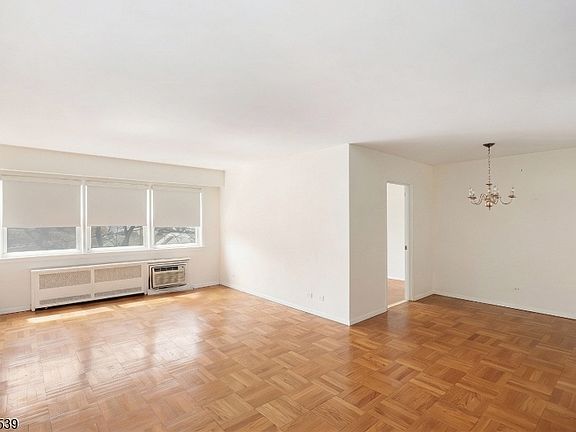 2nd image of 415 Claremont Ave #1D