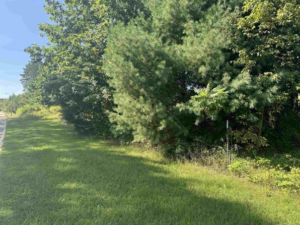  LAKE DRIVE #35, Gresham, WI 54128