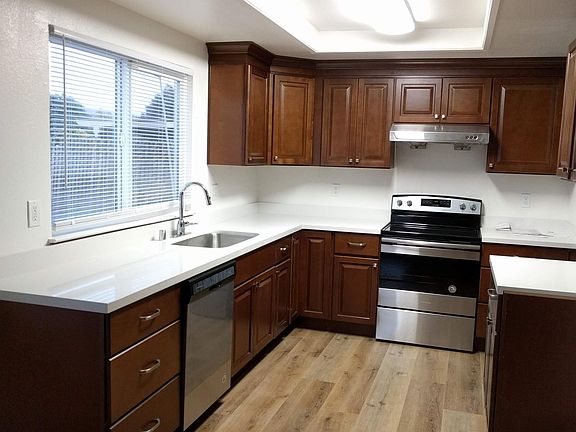 5th image of 1607 Oakwood Ave