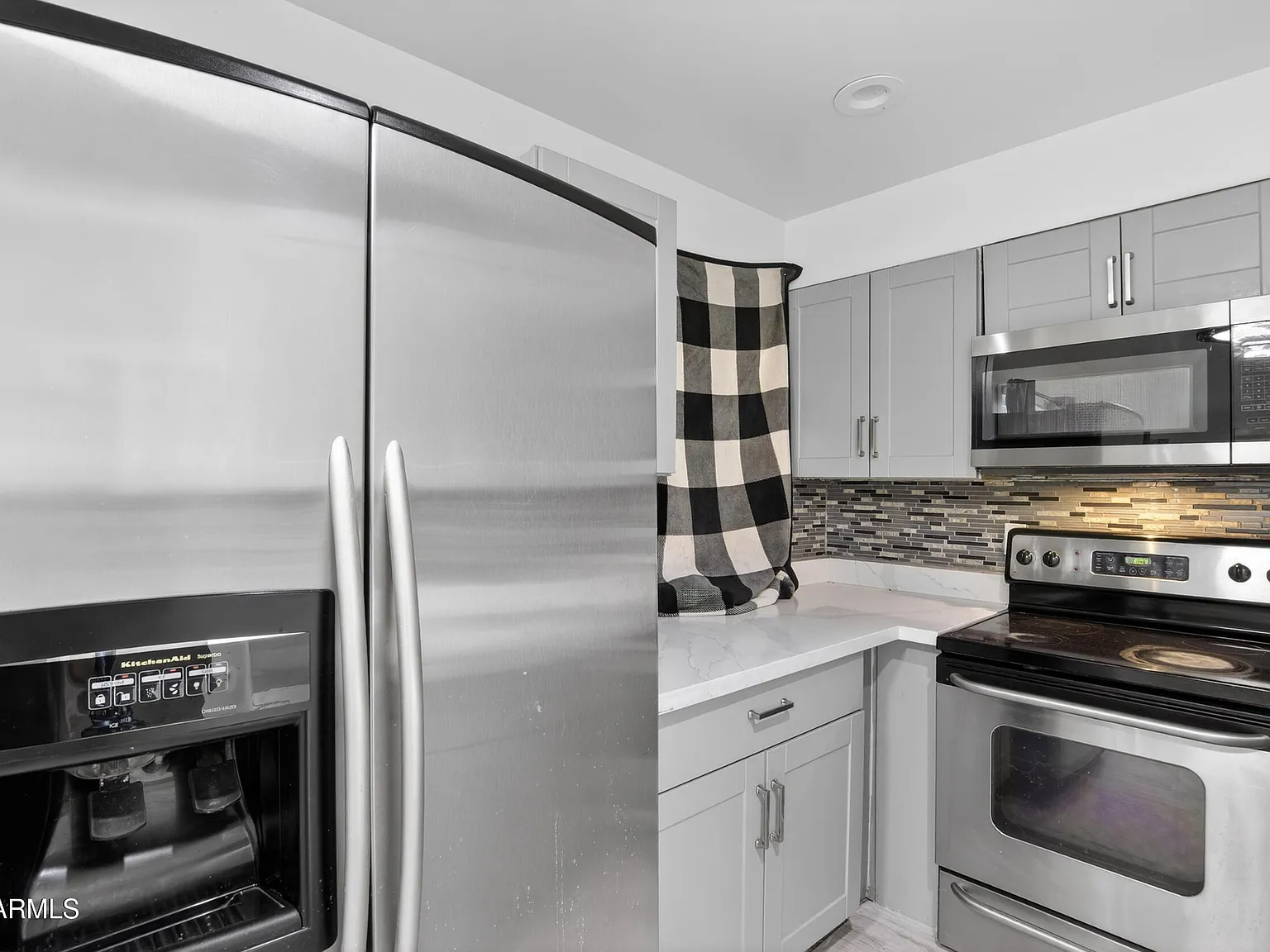 1 bed, 1.0 bath, 2820 sqft, $1,000 — Photo 4