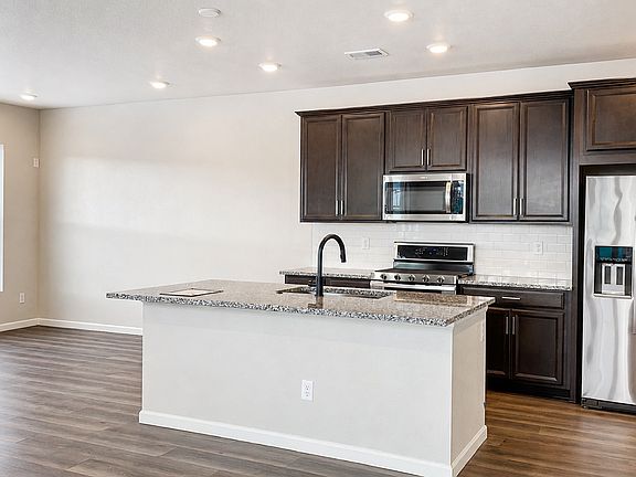 5th image of 8898 Eagle River St