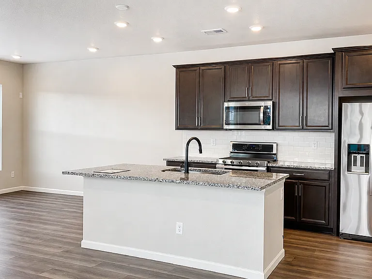 8898 Eagle River St — Photo 5