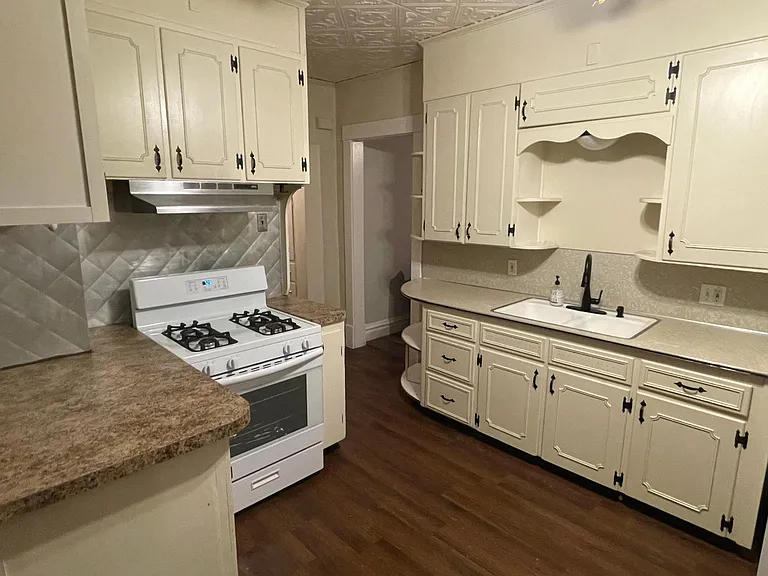 303 Washington St #3 — Photo 9