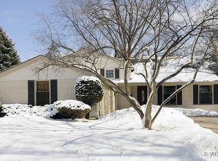 3107 N Dryden Pl, Arlington Heights, IL 60004