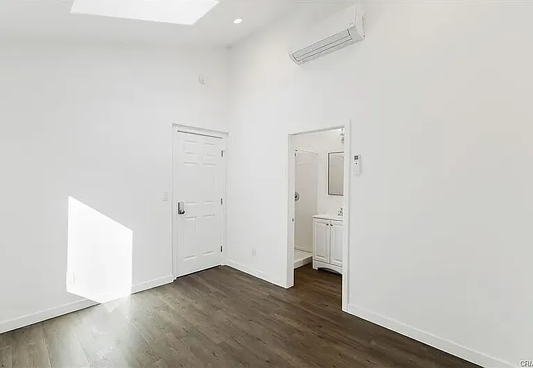 552 N Cambridge St — Photo 5
