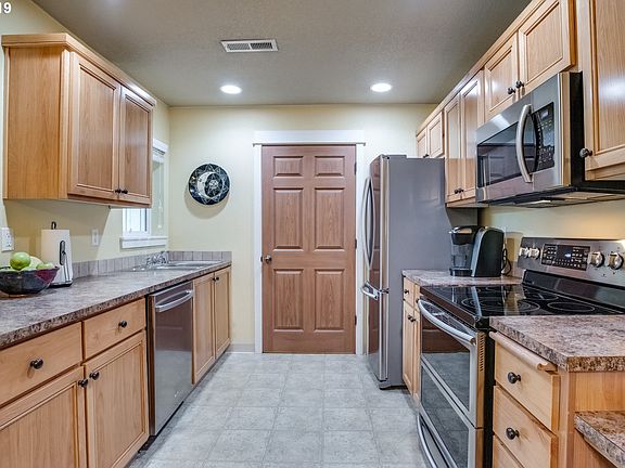 4th image of 14019 NE 20th Ave APT 1A