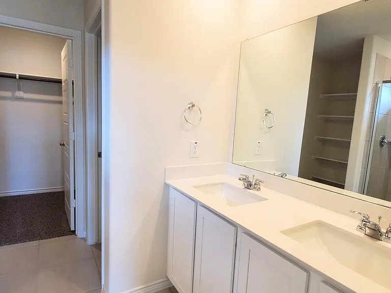 2107 Camellia St — Photo 12