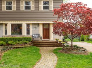 26681 Huntington Rd, Huntington Woods, MI 48070