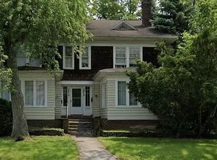 3204 Sycamore Rd, Cleveland, OH 44118