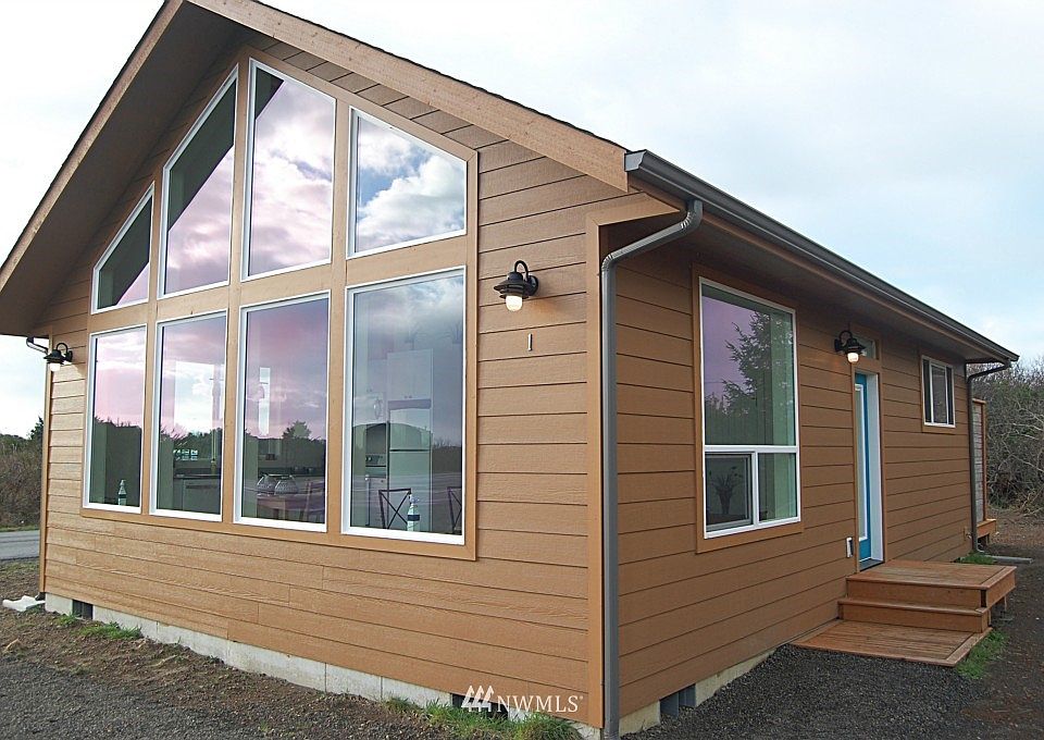 1st image of 958 Wawona Avenue #2
