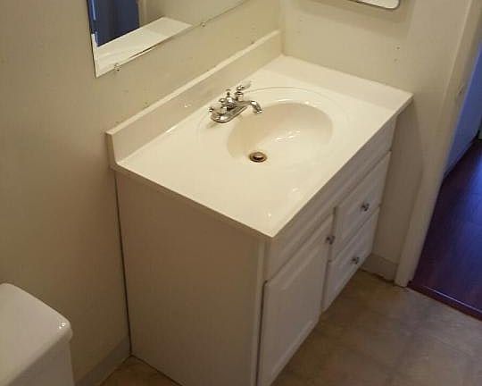 3rd image of 515 S Kingsley Dr APT 13