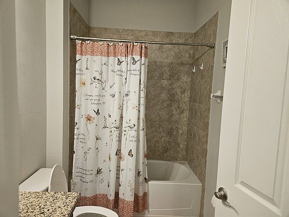 5th image of 3264 Royal Gardens Ave