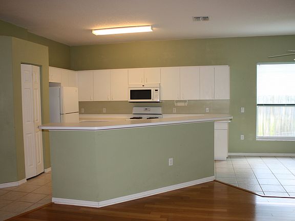 5th image of 2733 Mariah Dr