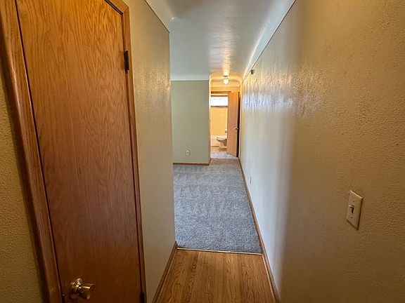 3rd image of 616 Ivy Ave E APT 4