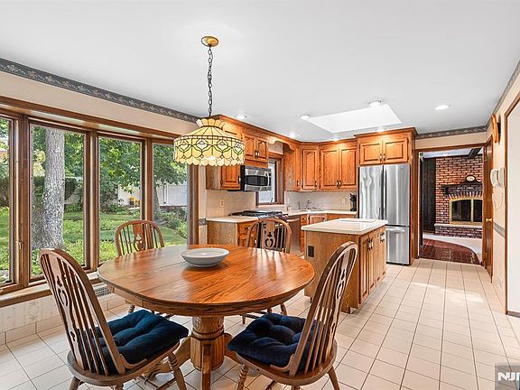 3rd image of 168 Rafkind Rd