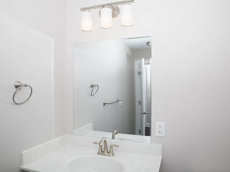 70B Premier Dr — Photo 11