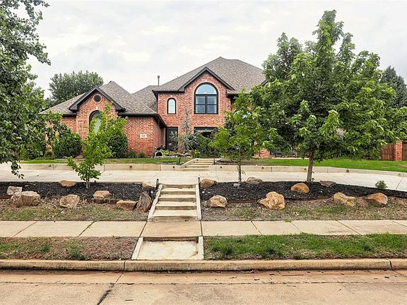 4th image of 2601 Stratton Dr