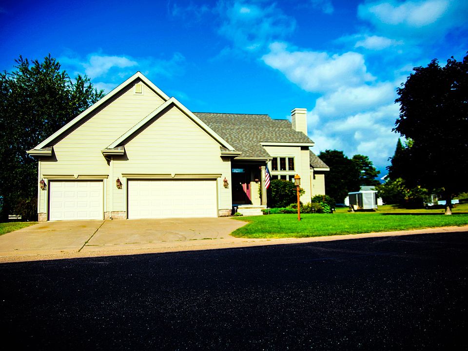 2nd image of 220 Aspen Dr