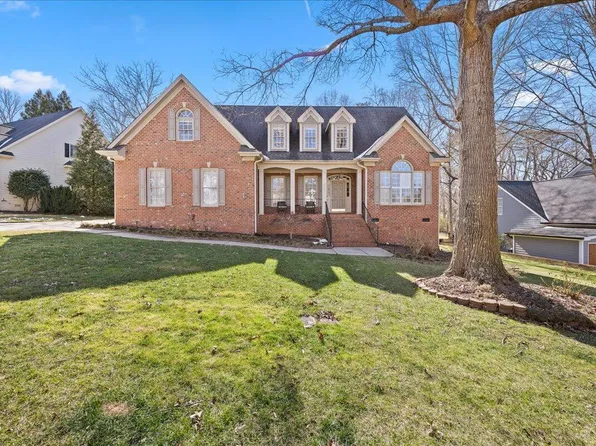 1001 Neuse Ridge Dr, Clayton, NC 27520