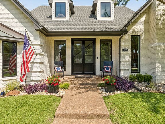 3rd image of 2204 Winding Hollow Ln
