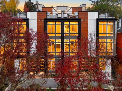 922 A N 35th Street, Seattle, WA, 98103