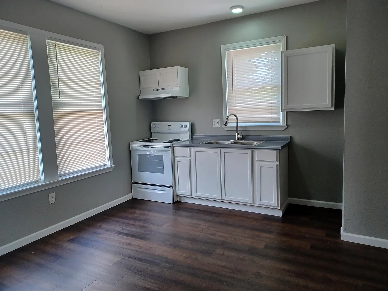 Quest - 2405 Laurel Avenue - 3 — Photo 2