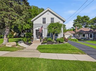 250 S 4th St, Lewiston, NY 14092