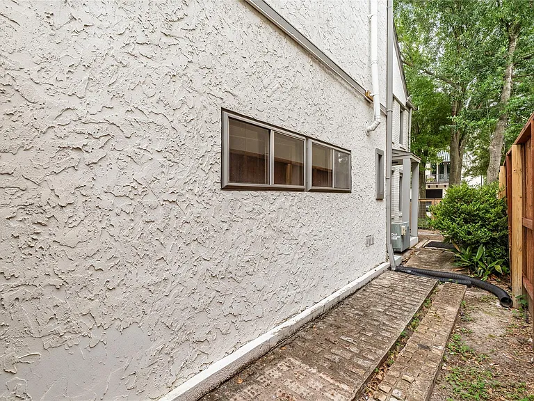 2202 W Main St — Photo 29
