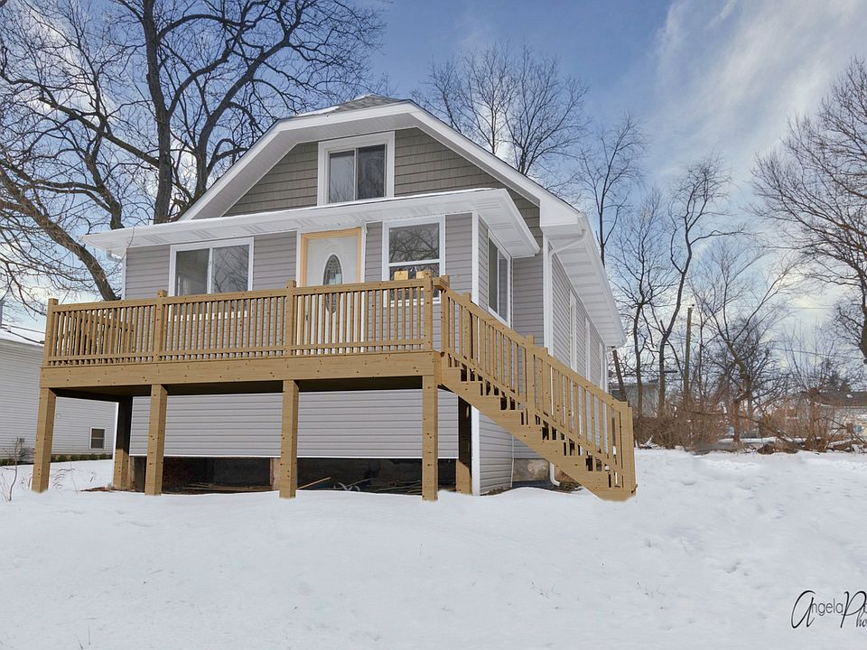 1st image of 221 Beachview Dr