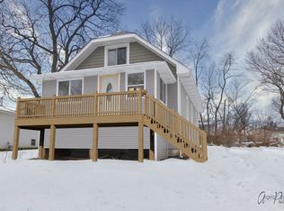 221 Beachview Dr, Round Lake Beach, IL 60073