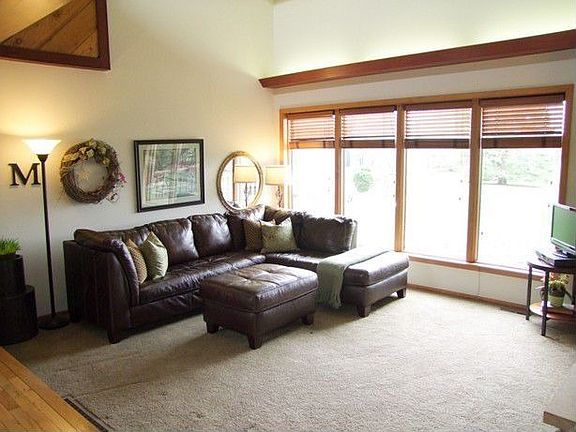 5th image of 17 Saint Andrews Dr