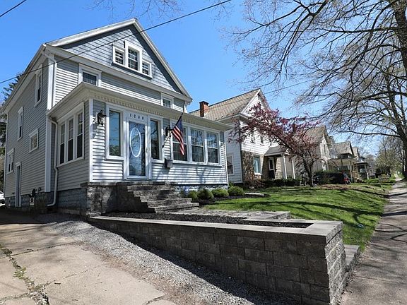 2nd image of 1230 E 3rd St