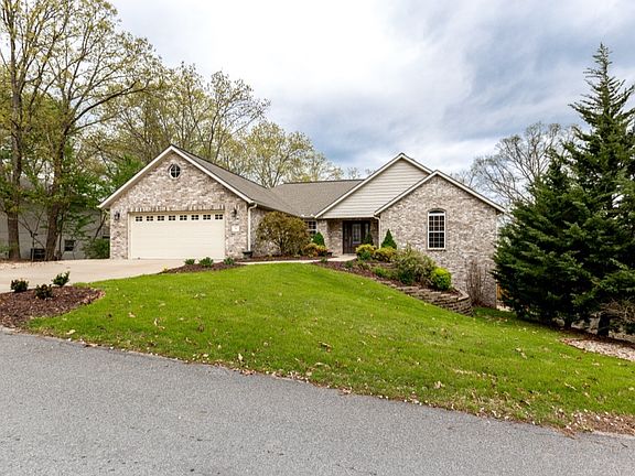2nd image of 9 Elizabeth Dr