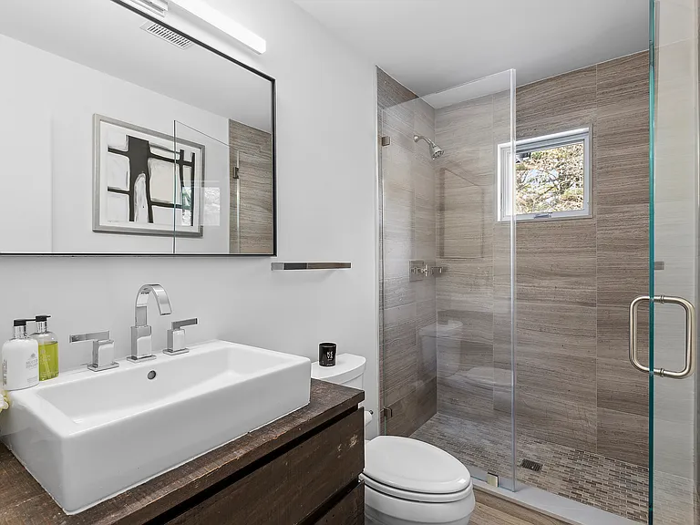 20 Blue Jay Way — Photo 12