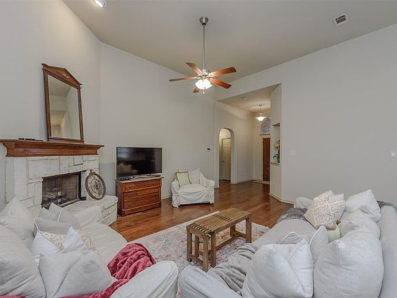2nd image of 7925 Wildwest Dr