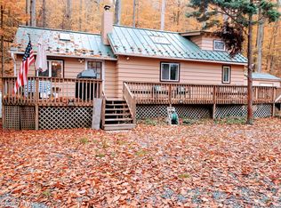 207 Lennon Rd, Greentown, PA 18426