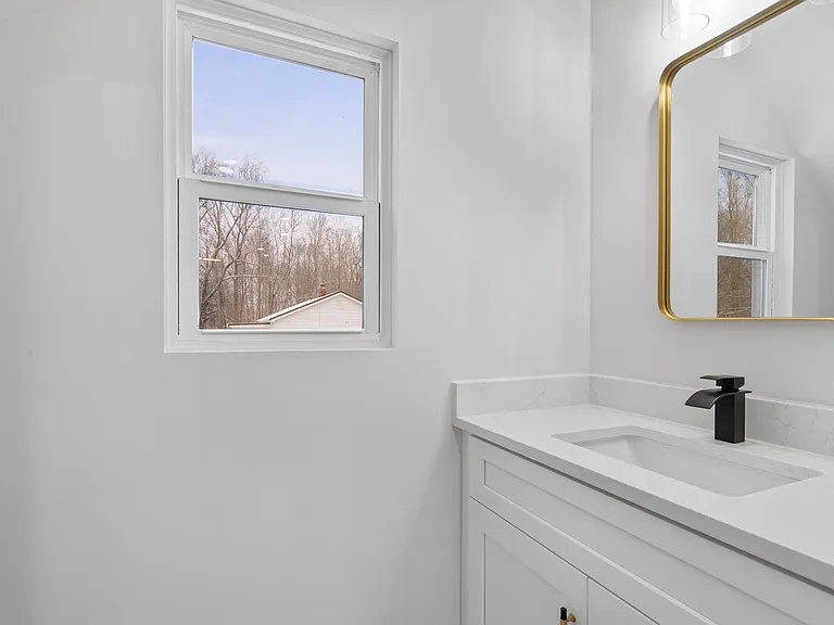 902 N Mountain St — Photo 9